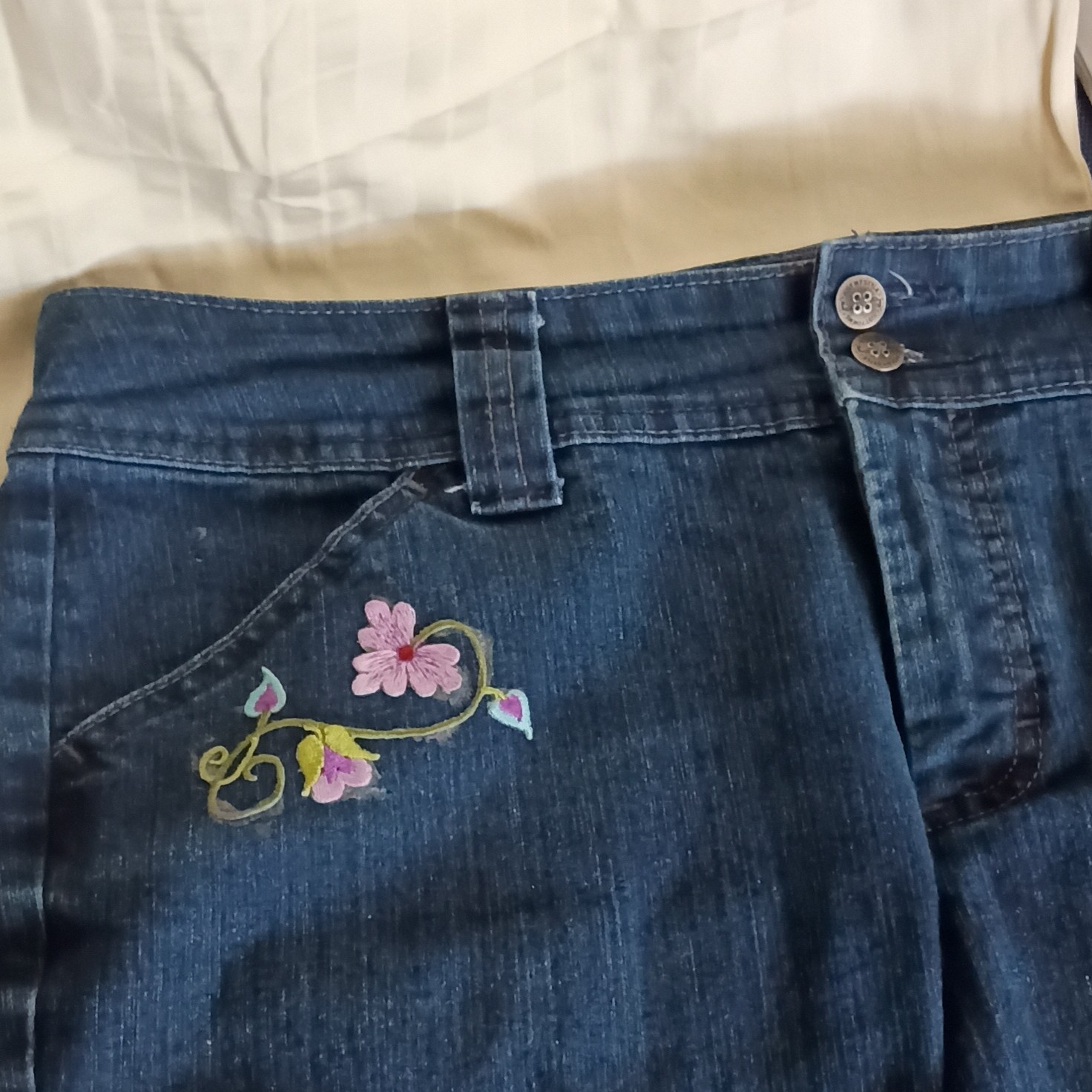 Just My Size Capri Denim Pants Blue Embroidered Floral Butterfly Button Women's