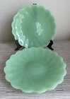 2 VINTAGE JADEITE 8,25” SCALLOPED SWIRLE EDGE SALAD HEAVY PLATES UNMARKED MINT