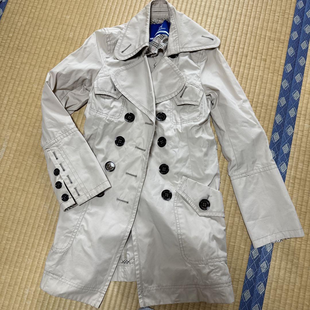 Burberry trench coat Woman from Japan