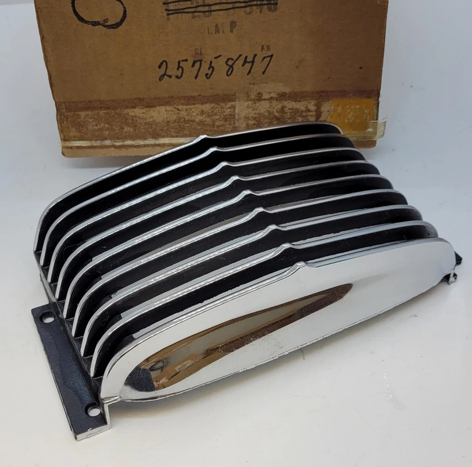 Dodge Charger 1966-1967 lado izquierdo luz de estacionamiento bisel cubierta embellecedor 2575847 Nuevo de Lote Antiguo Foto 3 de 4