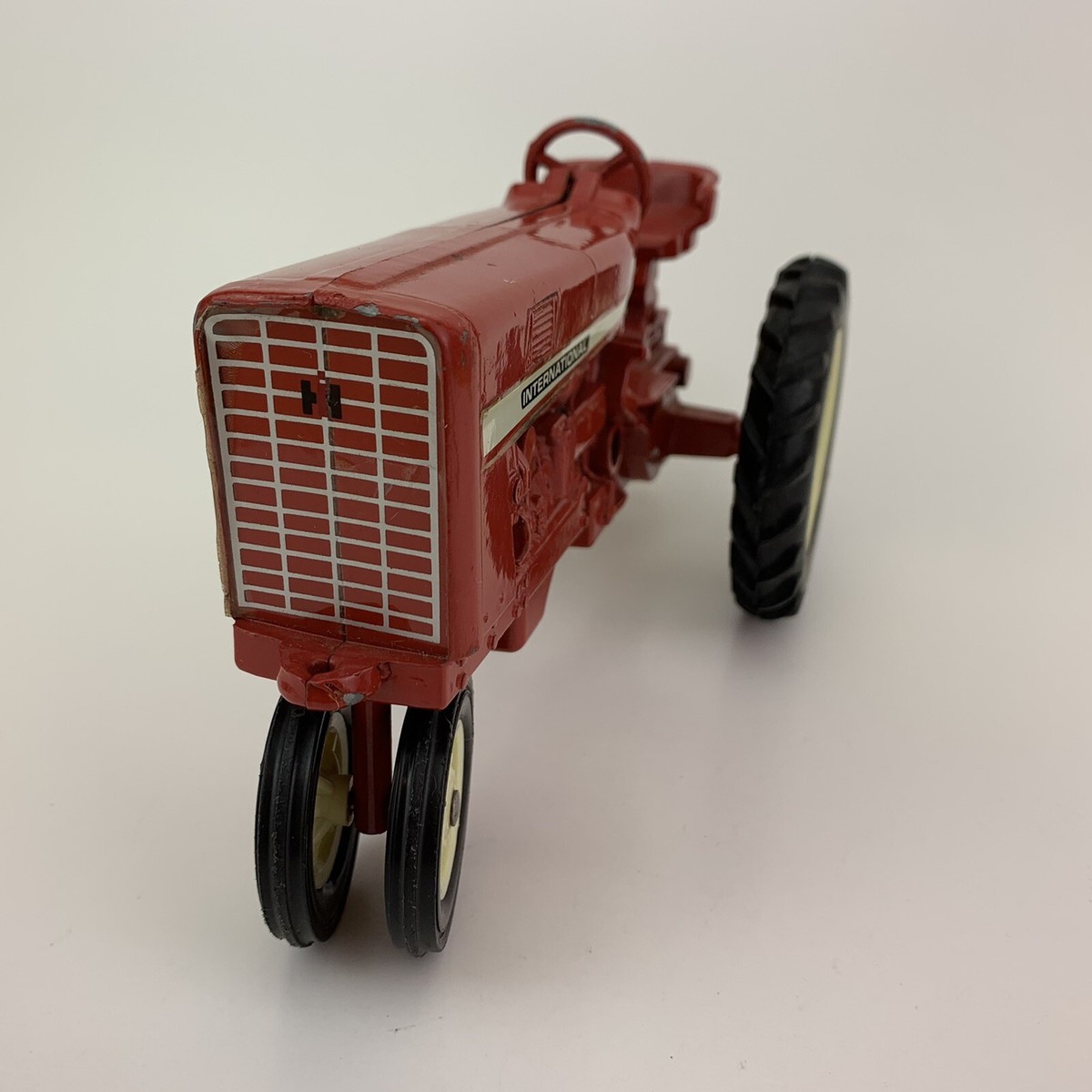 1969 ERTL International Harvester Tractor Diecast Farm Toys