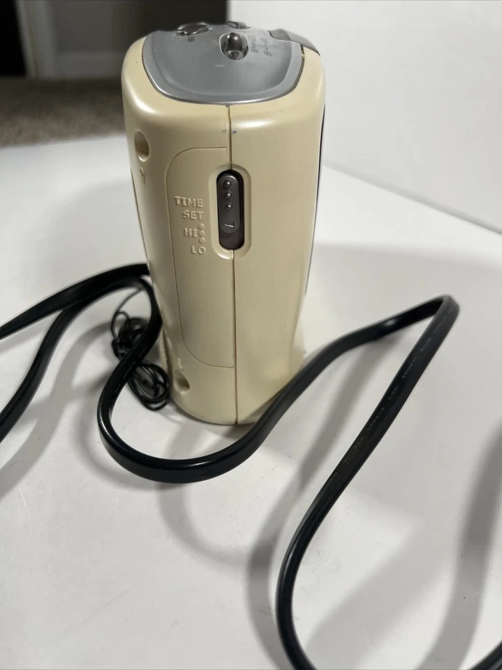 Radio Reloj Despertador Timex T254W Jumbo Pantalla Digital, AM FM Blanco Perla   Foto 4 de 4