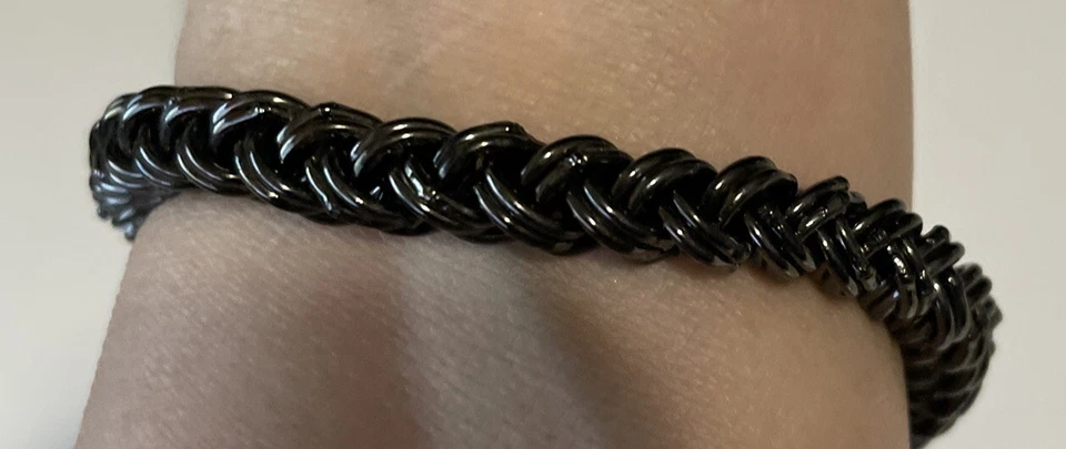 "Pulsera vintage firmada por Kenneth Cole cuentas disco púrpura y cadenas tono negro 7""" Foto 2 de 4