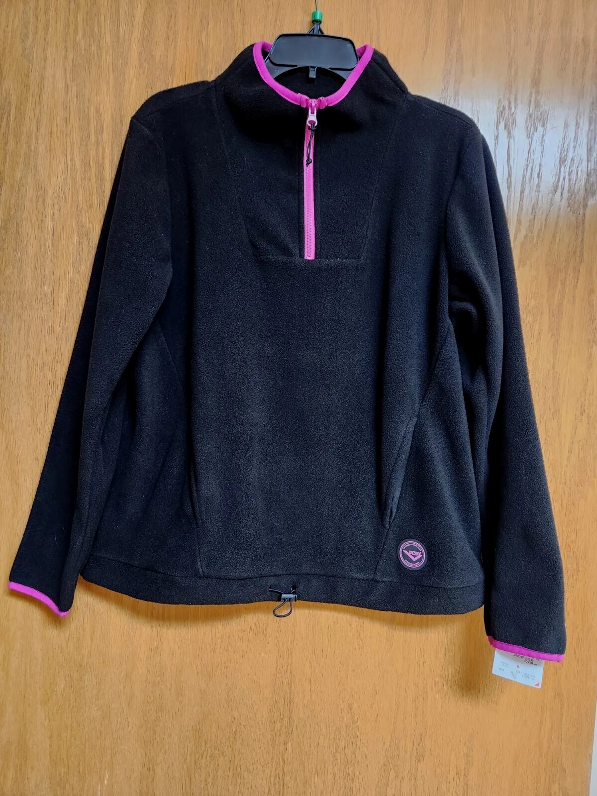 Maglione nero Activewear in pile. Nuovo con etichetta. Grande. Di PONY. Carino.