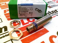 SCHNEIDER ELECTRIC XS1M18PB370D / XS1M18PB370D (USED)