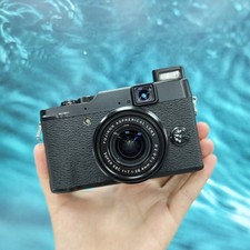 95 New - FUJIFILM X10 12MP Digital Camera with 12 Megapixel Optical Zoom Black