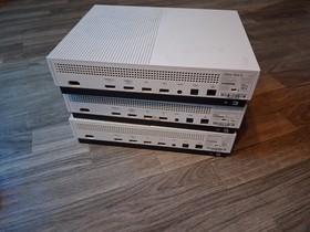 Xbox One S Console Repair Lot 4 Consoles + 4 Controllers Error 102