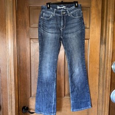 Women s Wrangler Boot Cut Jeans Size 9x32
