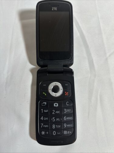 ZTE Cymbal Z-320 Flip Phone. NIB.