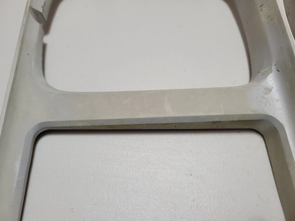 Biseles de faros de carrocería cuadrada izquierda derecha OEM C10 85-88 Chevrolet GMC Foto 3 de 4