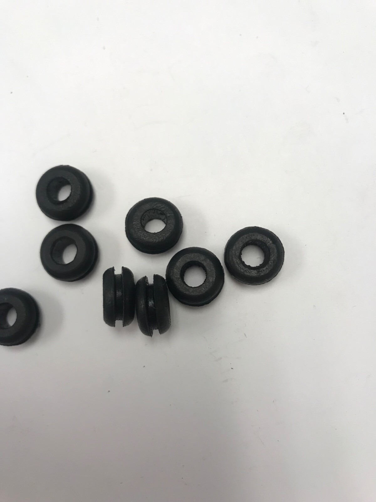 Grommet 9600K13 McMaster Carr 5/16" Hole, 1/16 Thickness 100 pcs eBay