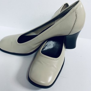 etienne aigner pumps