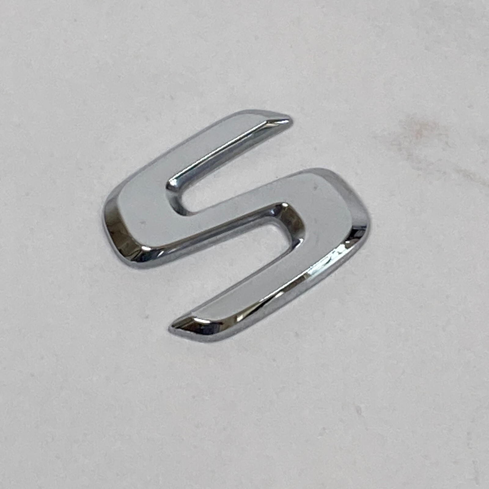 2000-2006 Mercedes-Benz S500 Emblem Logo Badge Letter 'S' Rear Trunk Chrome