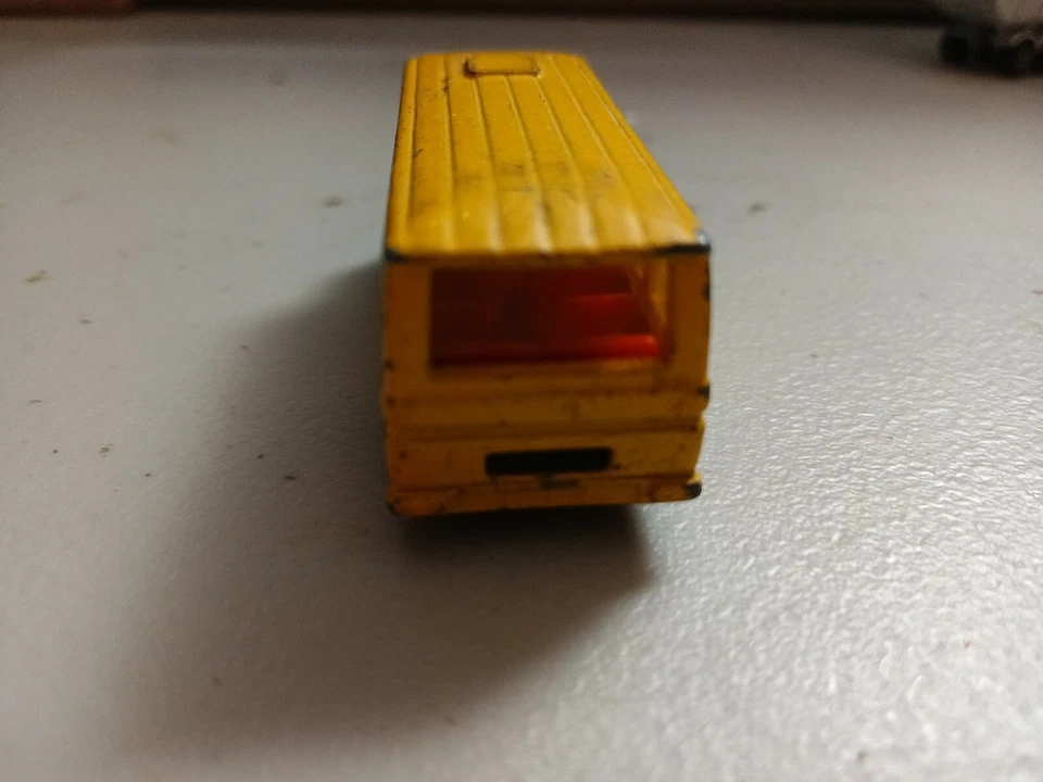 Autobús vintage Corgi Juniors Mercedes Benz amarillo Foto 4 de 4