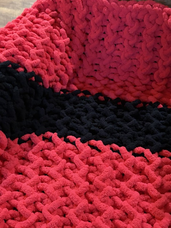Chunky Knit Throw Blanket - Red & Black Colorblock Pattern, Chunky Knit