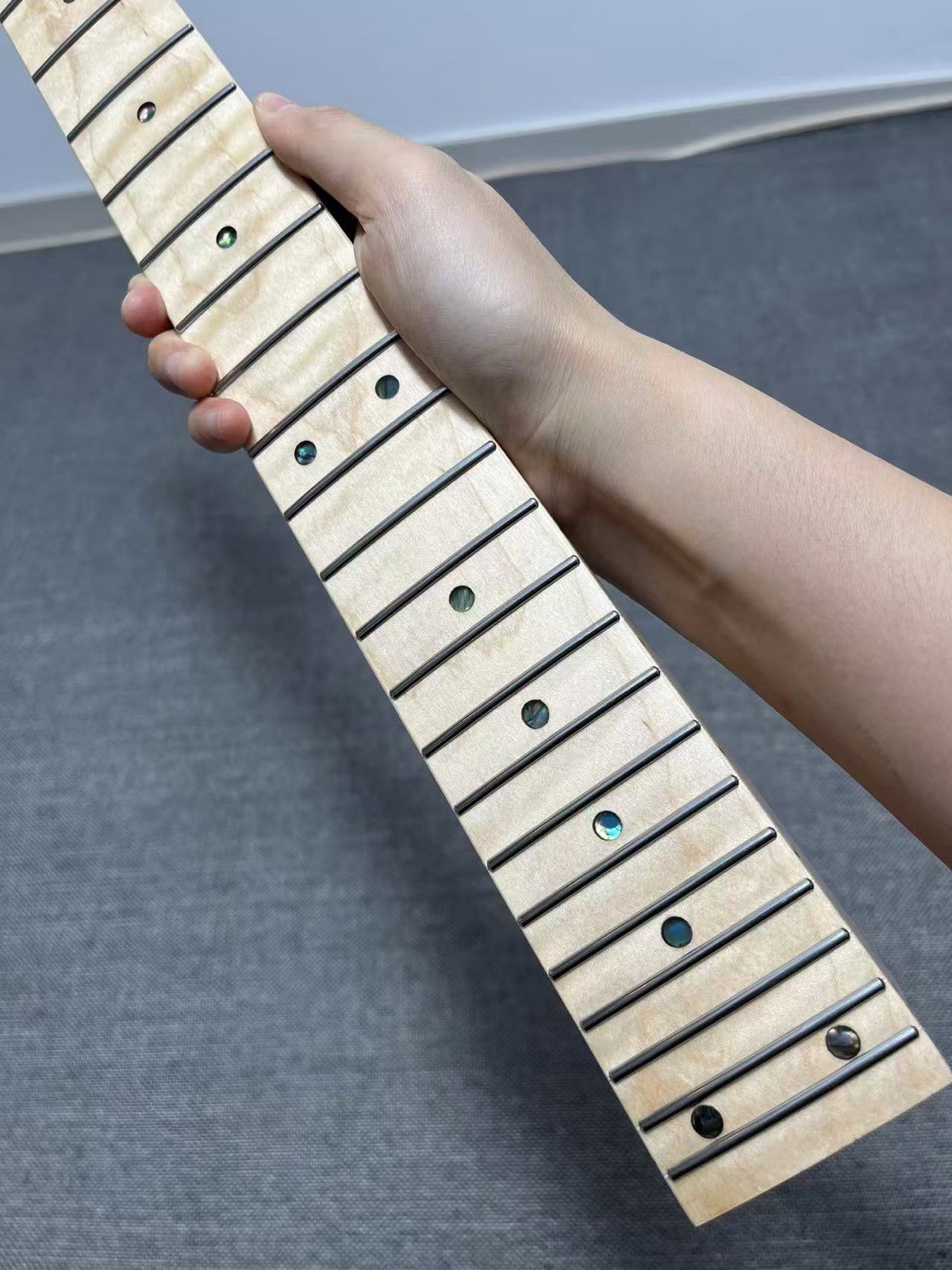 AAAAA 24frets manico chitarra elettrica stile Ibanez Flame Maple neck burlywood foto 4