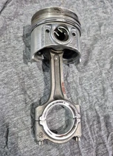 Kubota Z482 Diesel Engine Piston Connecting Rod 2 Cylinder (D722) 