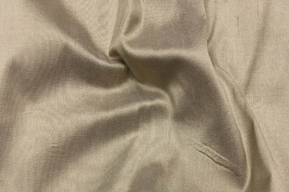 Dupioni 100% seda. 54" de ancho. Para cortinas y tapicería, muchos colores disponibles Foto 3 de 4