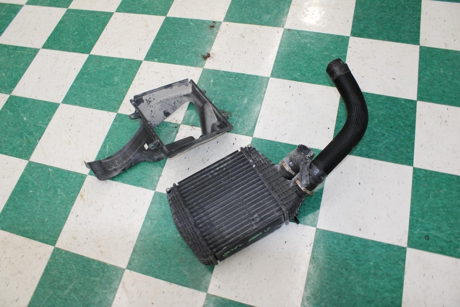 14-20 GHIBLI 3.0L Twin Turbo LH Driver L Air Intake Cooler Intercooler OEM Duct