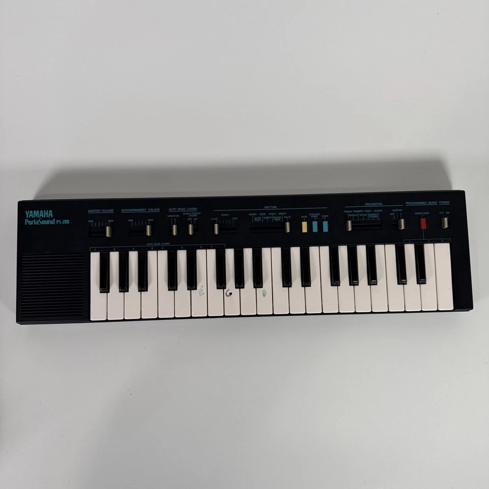 Винтажная синтезаторная клавиатура 1980-х Yamaha PortaSound PS-200 — протестирована и работает - Изображение 3 из 4