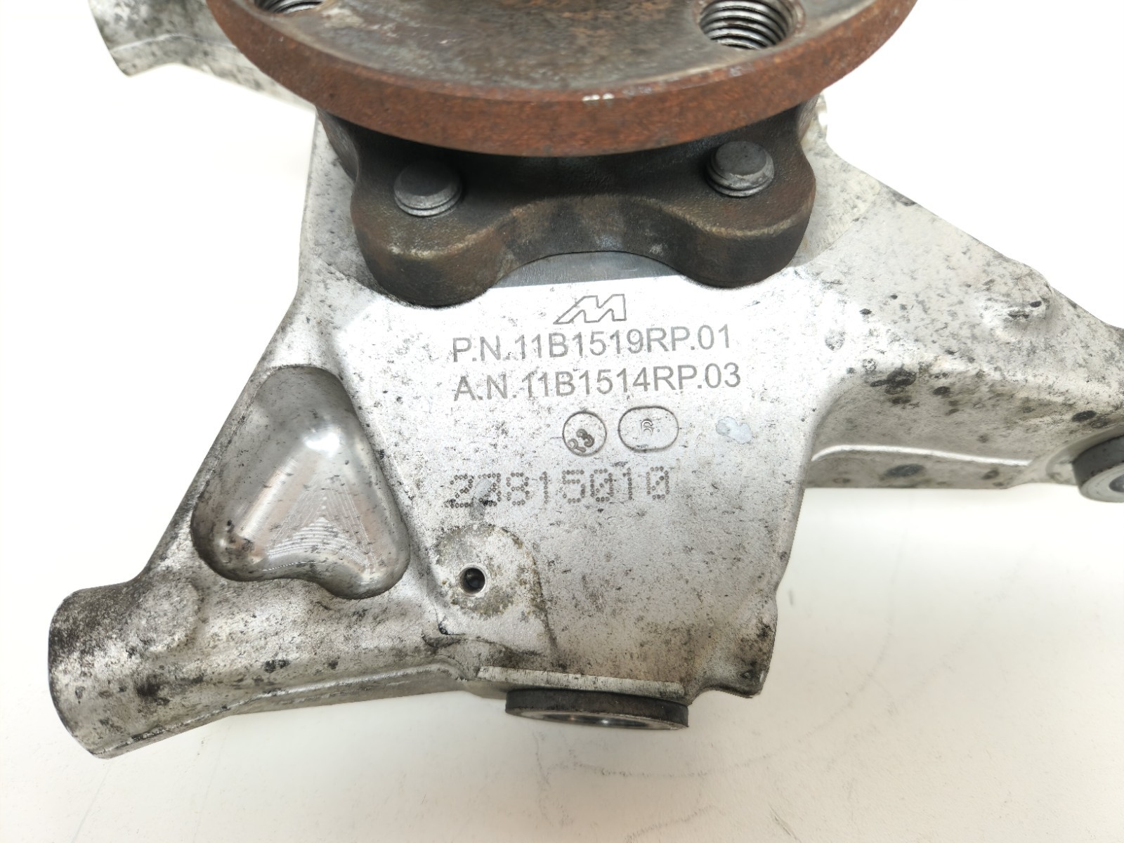 2015-2017 MCLAREN 675LT FRONT RIGHT PASSENGER HUB KNUCKLE SPINDLE OEM