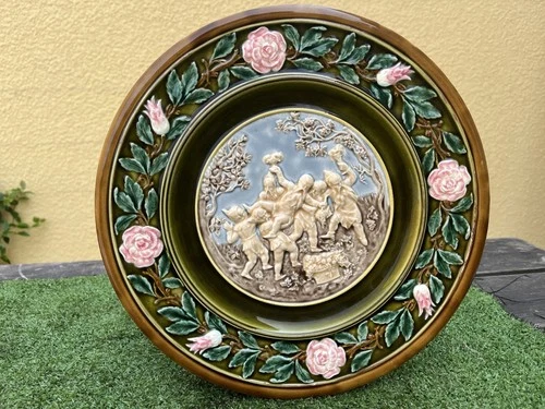 SUPERB 19thC GEBRUDER SCHUTZ, AUSTRIA  MAJOLICA DECORATIVE LARGE CHARGER c1890s