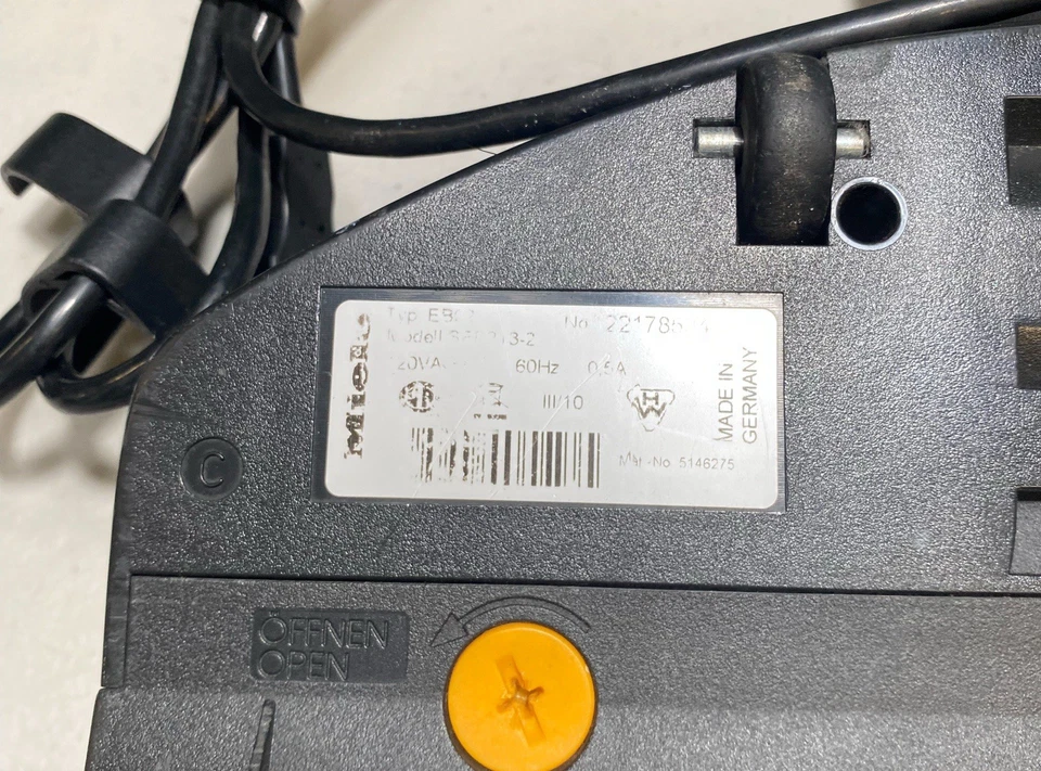 Miele Solaris Electro Plus Nozzle Head Brush Roller With Cord SEB213-2 - Image 4 of 4