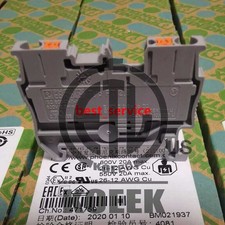 New Phoenix Contact 3209510 50 Pt2,5 Feed Though Terminals in Original Box #DC