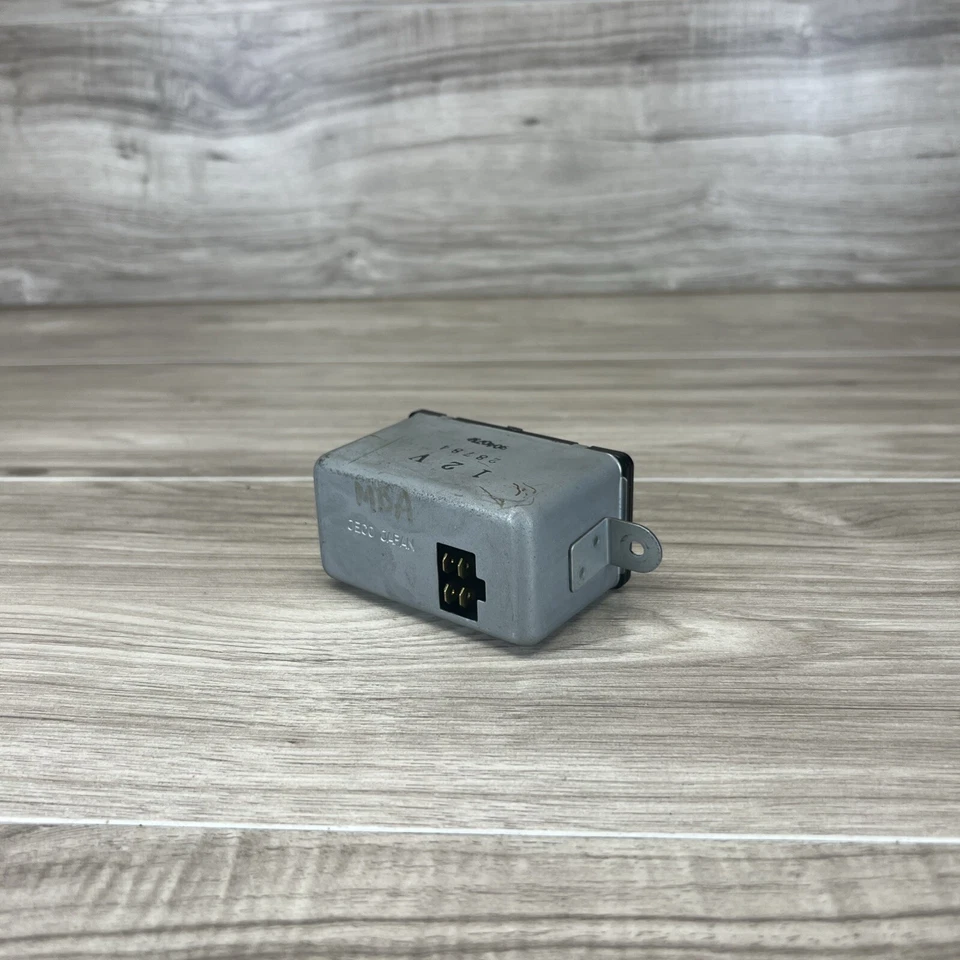 1988 - 1990 Toyota Land Cruiser FJ62 Digital Clock 83910-90A11 OEM 88 89 90 - Image 4 of 4