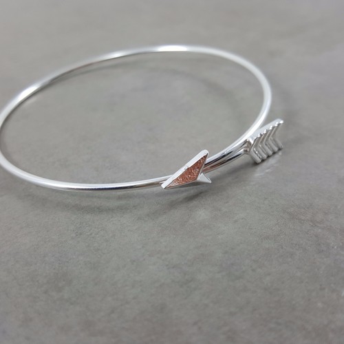 Silver Arrow Bracelet Simple simplistic Bangle Flying Arrow Trendy Fashion - Picture 3 of 4