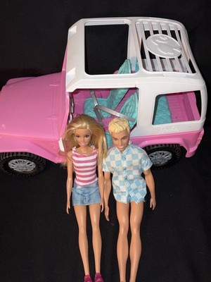 Barbie Jeep with Ken and Barbie Dolls- missing mirror on car- LOTX