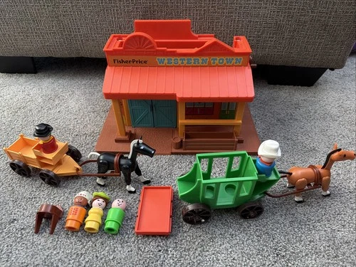 Vintage 1982 Fisher Price Little People Western Town Cowboy Family Play Set #934