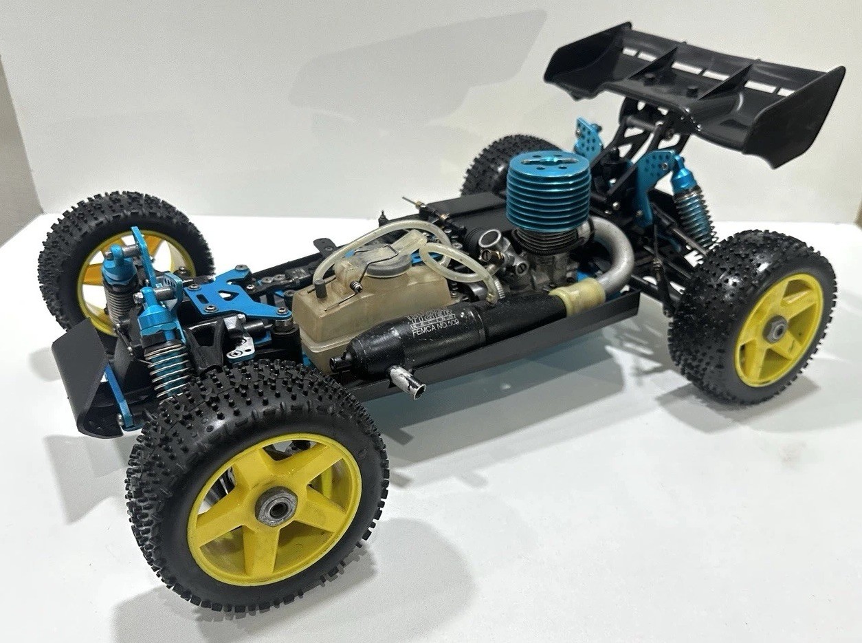 Thunder Tiger Mirage Pro - 1/8 Scale 4WD RC Nitro Buggy