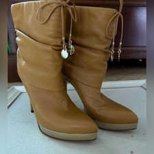 Vintage Gucci Camel Leather lace Up boots with shiny gold platform heel 39.5