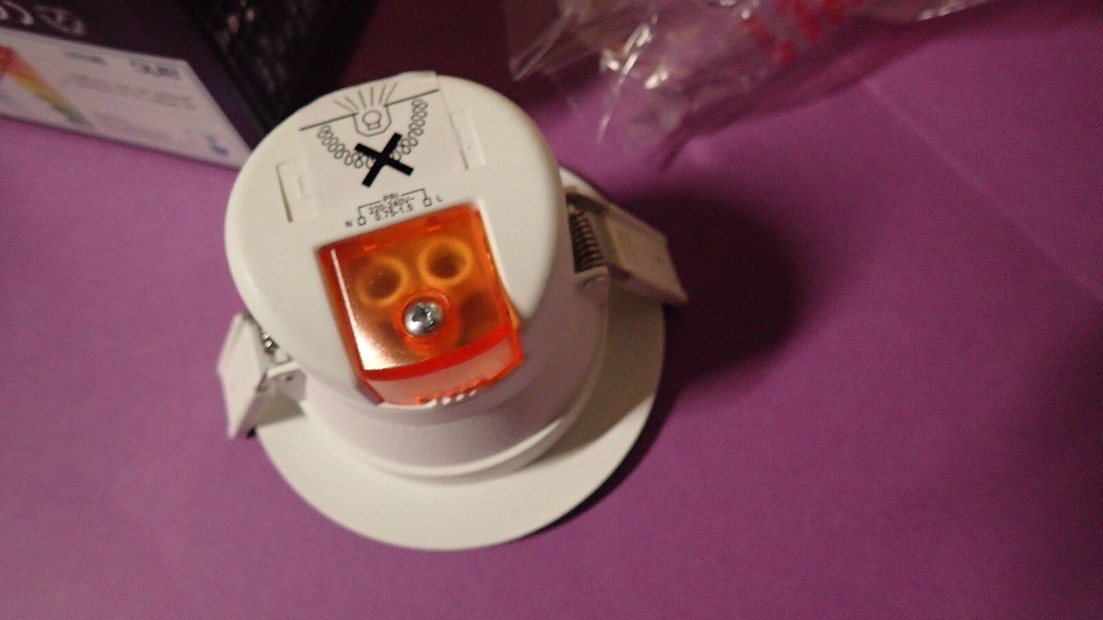 Spot LED encastrable Aric 50331 Grace 7W IP44 blanc 230v - 3