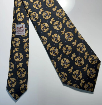 MAY様 Hermes Tie 7281 EA, Gold Floral On Black 100% Silk, 57” Excellent