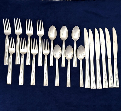 20pc Int Silver Wave Design Stainless Flatware INS590 Knives Forks Spoons China