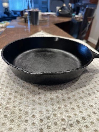 Vtg Wagner Ware No. 8 Cast Iron Skillet 10 1/2" Smooth Bottom USA Rare "E"