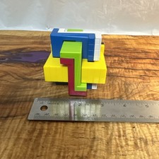 ThinkFun Zig Zag Knot - Brain Teaser 3D Puzzl...