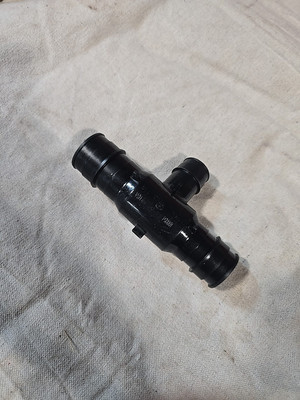 Uponor Propex Ep Reducing Tee,1 1/2 X 1 1/4 X 1