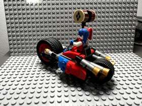 Lego DC Minifigure - Harley Quinn - SH0260 - With Motorcycle and Mallet