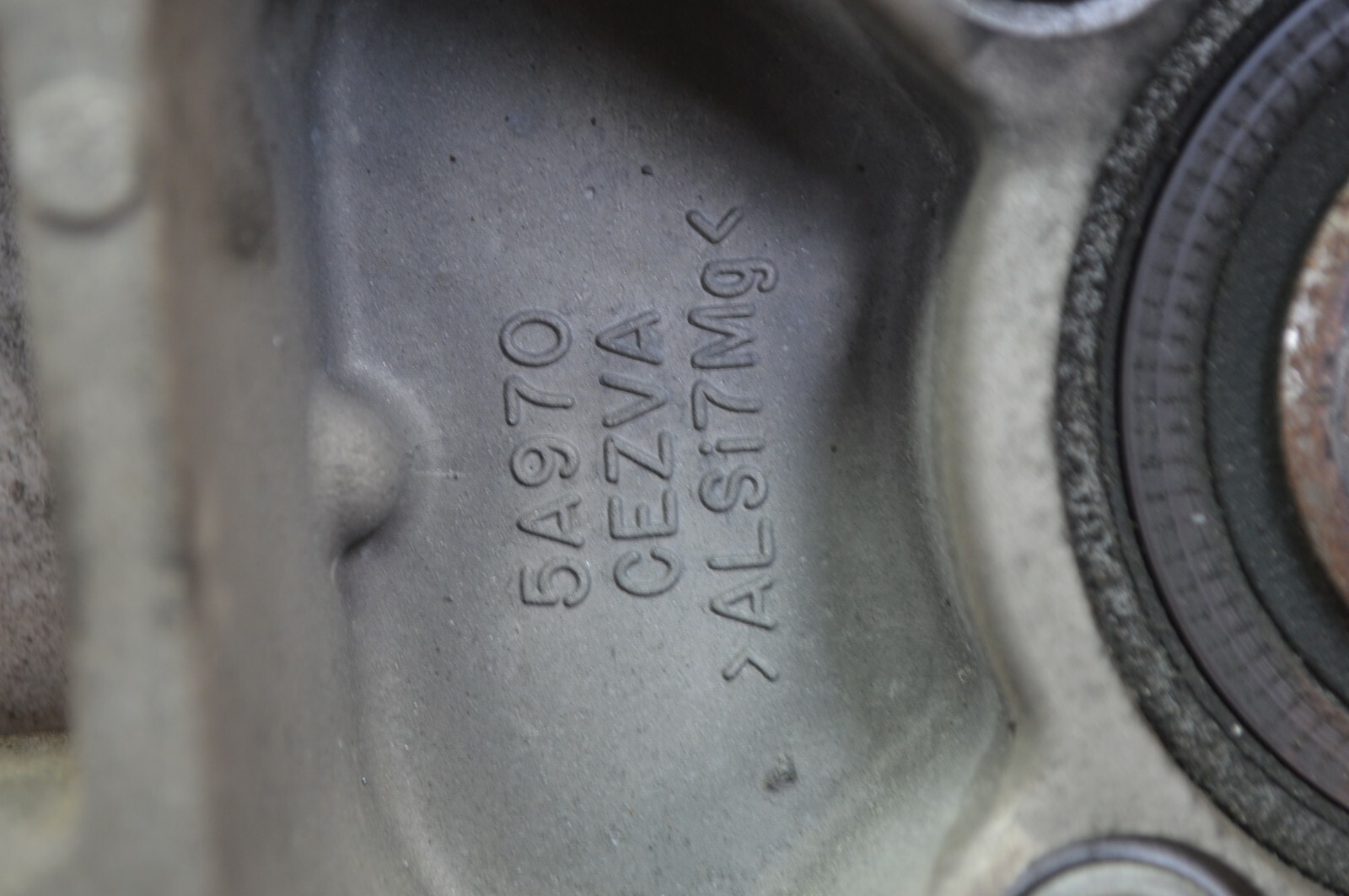 2009 ASTON MARTIN VANTAGE V8 REAR RIGHT PASSENGER SPINDLE KNUCKLE HUB BEARING