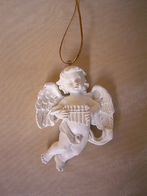 BAUMSCHMUCK ENGELHÄNGER WEISS ENGEL GASTGESCHENK WEIHNACHTEN 8,5 x 6,5 x 2 CM