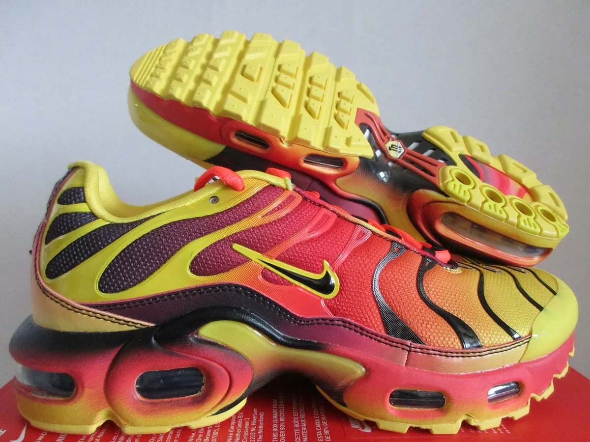 Nike air max plus womens black store and yellow