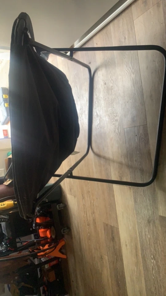 Silla platillo de piel sintética Mainstays WK659843 - gris Foto 2 de 4