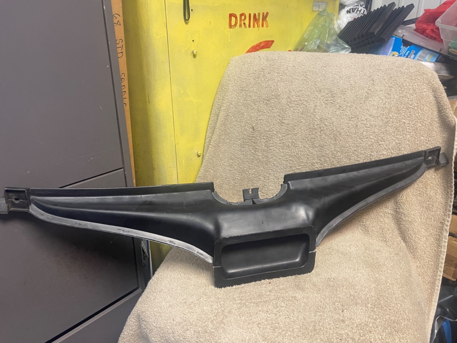 USED FORD D1ZA-18A565-AD 1971-73 MUSTANG COUGAR WINDSHIELD DEFROST DUCT w/ A/C