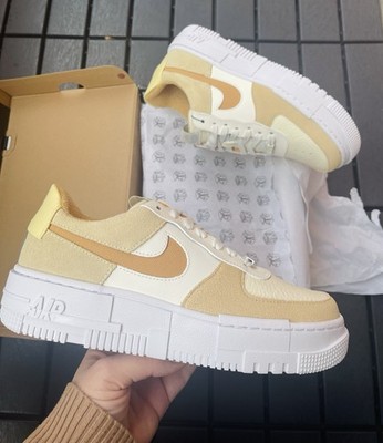 Nike Air Force 1 Pixel White Bucktan Coconut Milk Neu OVP 40