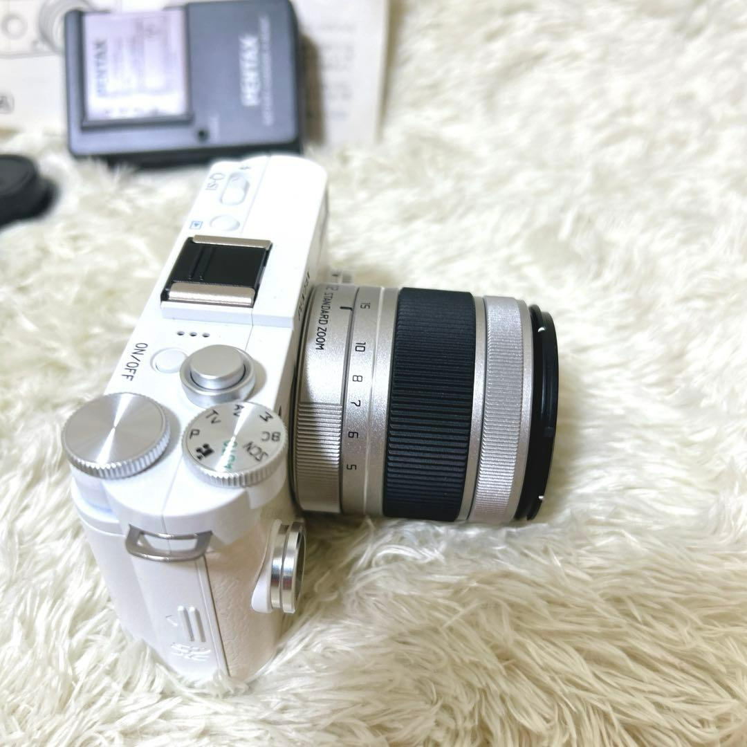 PENTAX Q-S1 12.4 MP Digital SLR Camera 02 lens / 06 ZOOM lens Kit