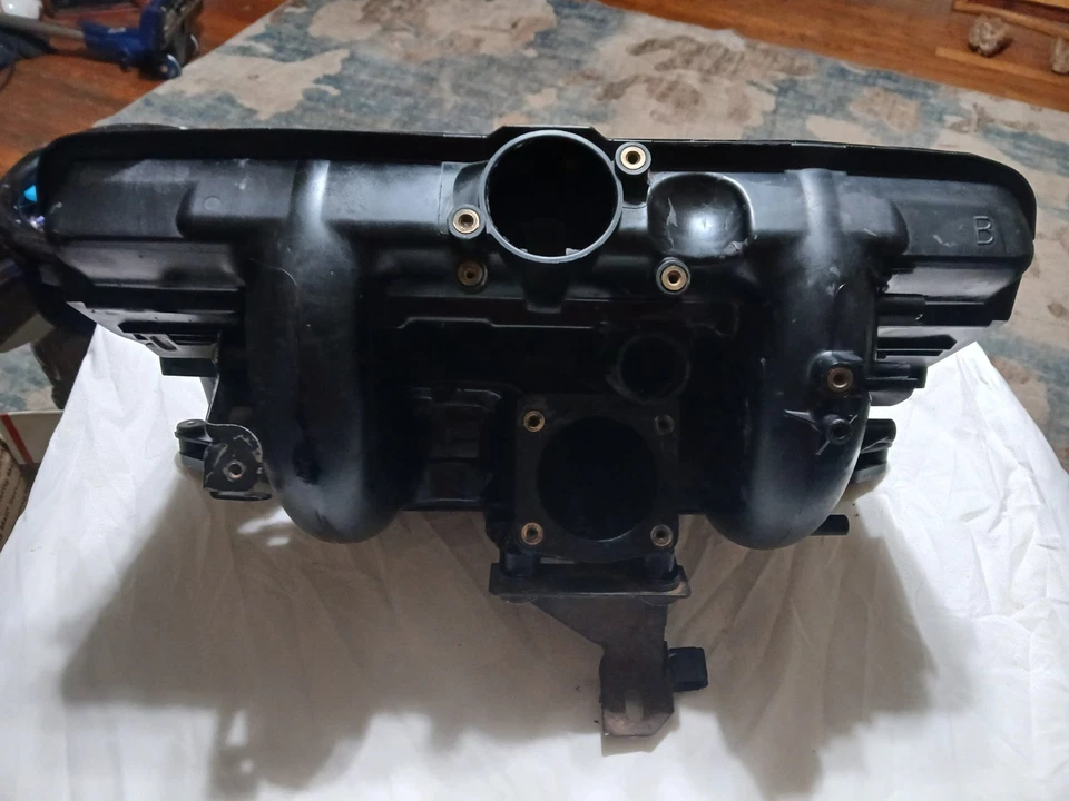 2001-2006 BMW INTAKE MANIFOLD E39, E46,E60,E85,Z3,Z4, X3 M54-B30 ENGINE - Image 2 of 4