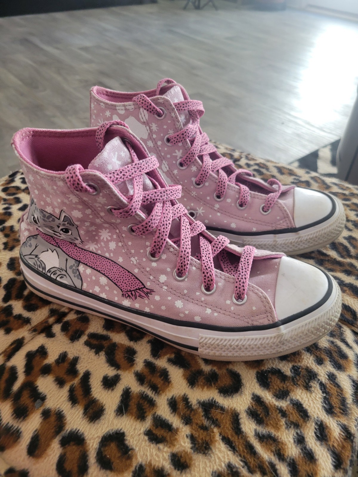 Chuck Taylor Allstat Junior High Top Converse. Pink With A Lepard Size 4. thumbnail 2